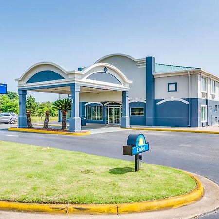 Days Inn By Wyndham Coliseum Montgomery Al Екстериор снимка